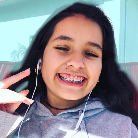 Meet your Posher, Naidelyn - Picture 1 of 1